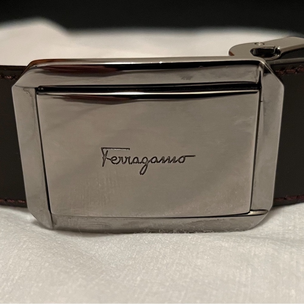 Salvatore Ferragamo Mens Belt - Reversible (Black/Brown).